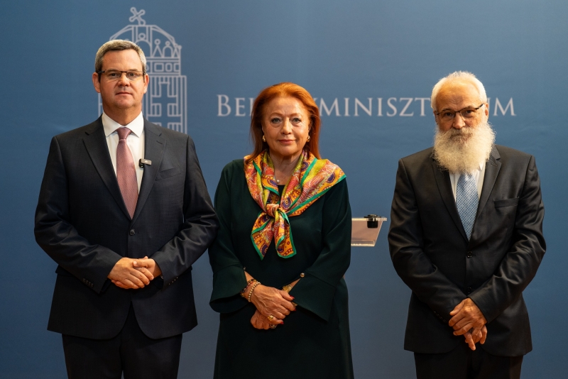 2013 óta érdemben tárgyalunk, a szociálisokért is!